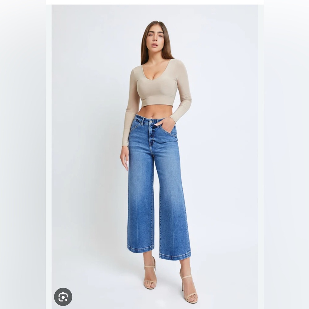 NWT Hidden LA Ribbed Round Neck Long Sleeve Crop Top in Nude Size S